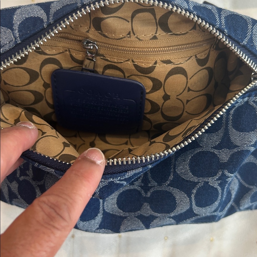 💙HAND BAG💙 - Picture 3 of 3